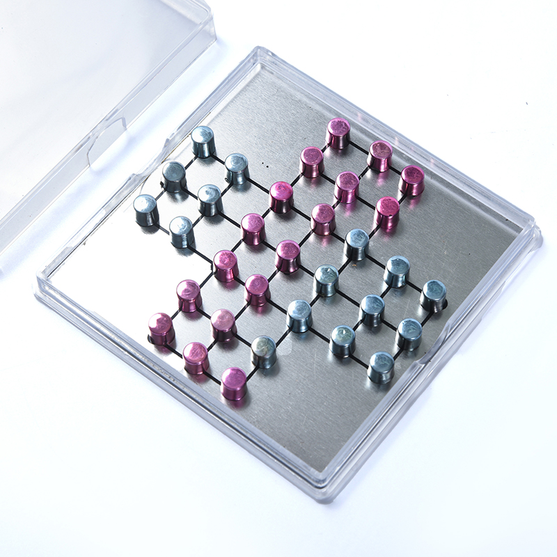 Magnetisk metal Tic-Tac-Toe sæt i klar akryl etui