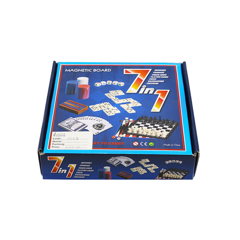 Klassisk flerspilssæt - kombination af skak, domino, poker og dam