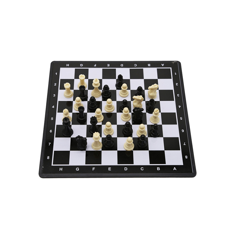 Klassisk flerspilssæt - kombination af skak, domino, poker og dam