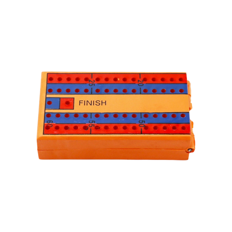 Klassisk flerspilssæt - kombination af skak, domino, poker og dam